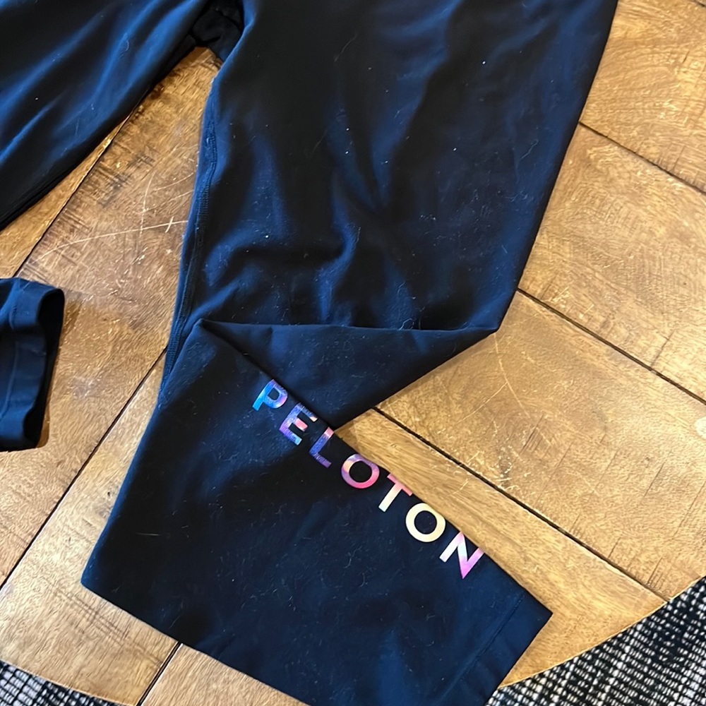 Peloton super soft buttery higher waisted leggings!